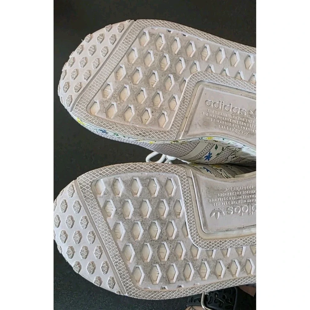 adidas Originals NMD_R1 Multicolor White Sun Flower IG7296 Girls Sneaker Shoe 8k